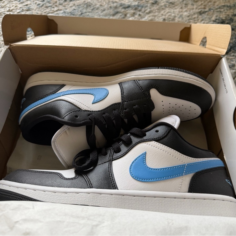 Jordan Low-Top Sneakers in White, Black & Light Blue - Picture 2 of 5